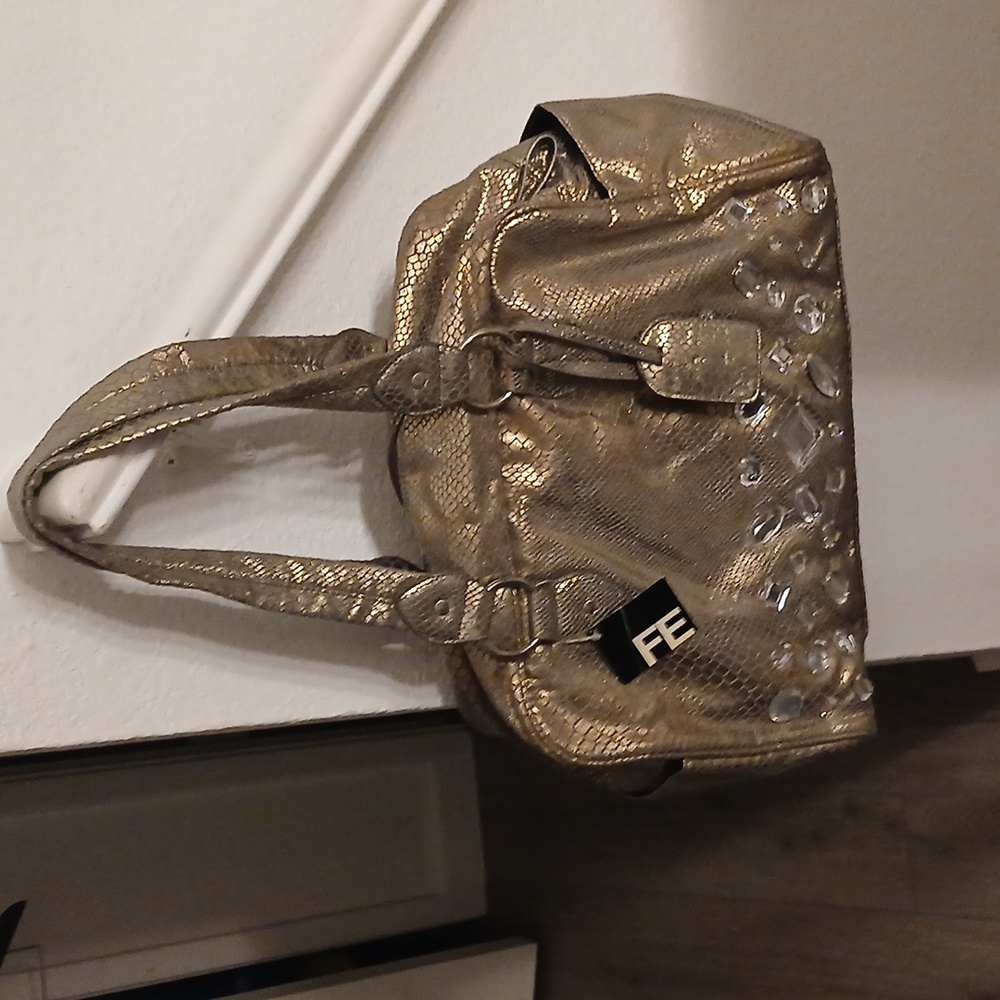 NWT WOMEN'S PURSE
